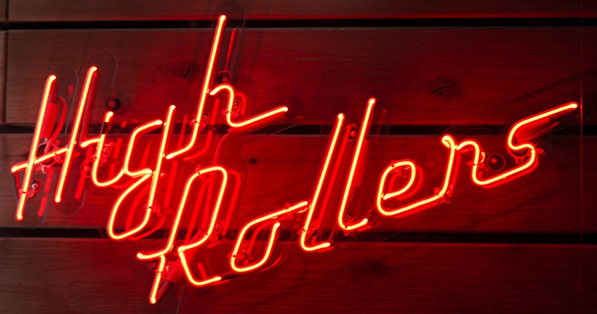 High Rollens保齡球場(chǎng)品牌設(shè)計(jì)形象  標(biāo)志實(shí)拍展示