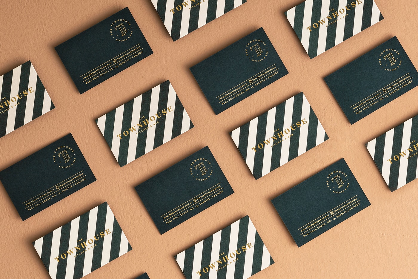 土耳其高級(jí)聯(lián)排別墅餐飲品牌視覺營銷案例，餐飲品牌設(shè)計(jì)，深圳品牌營銷，餐飲品牌策劃，深圳品牌設(shè)計(jì)，左右格局