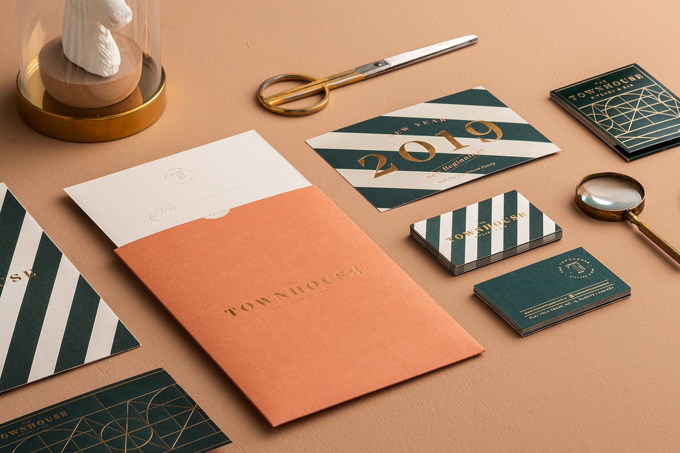 土耳其高級(jí)聯(lián)排別墅餐飲品牌視覺營銷案例，餐飲品牌設(shè)計(jì)，深圳品牌營銷，餐飲品牌策劃，深圳品牌設(shè)計(jì)，左右格局