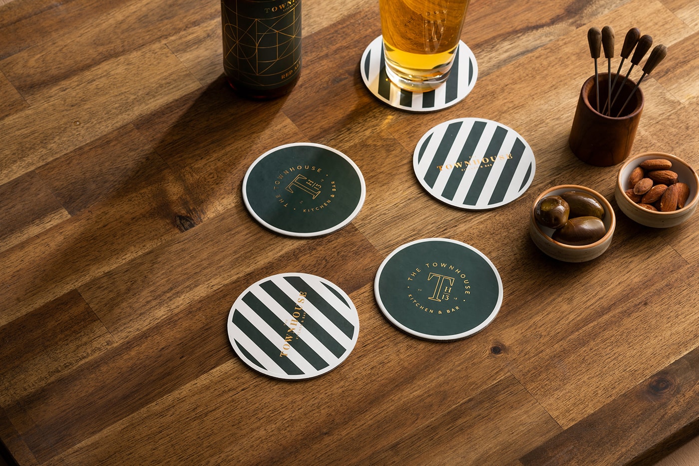 土耳其高級(jí)聯(lián)排別墅餐飲品牌視覺營銷案例，餐飲品牌設(shè)計(jì)，深圳品牌營銷，餐飲品牌策劃，深圳品牌設(shè)計(jì)，左右格局