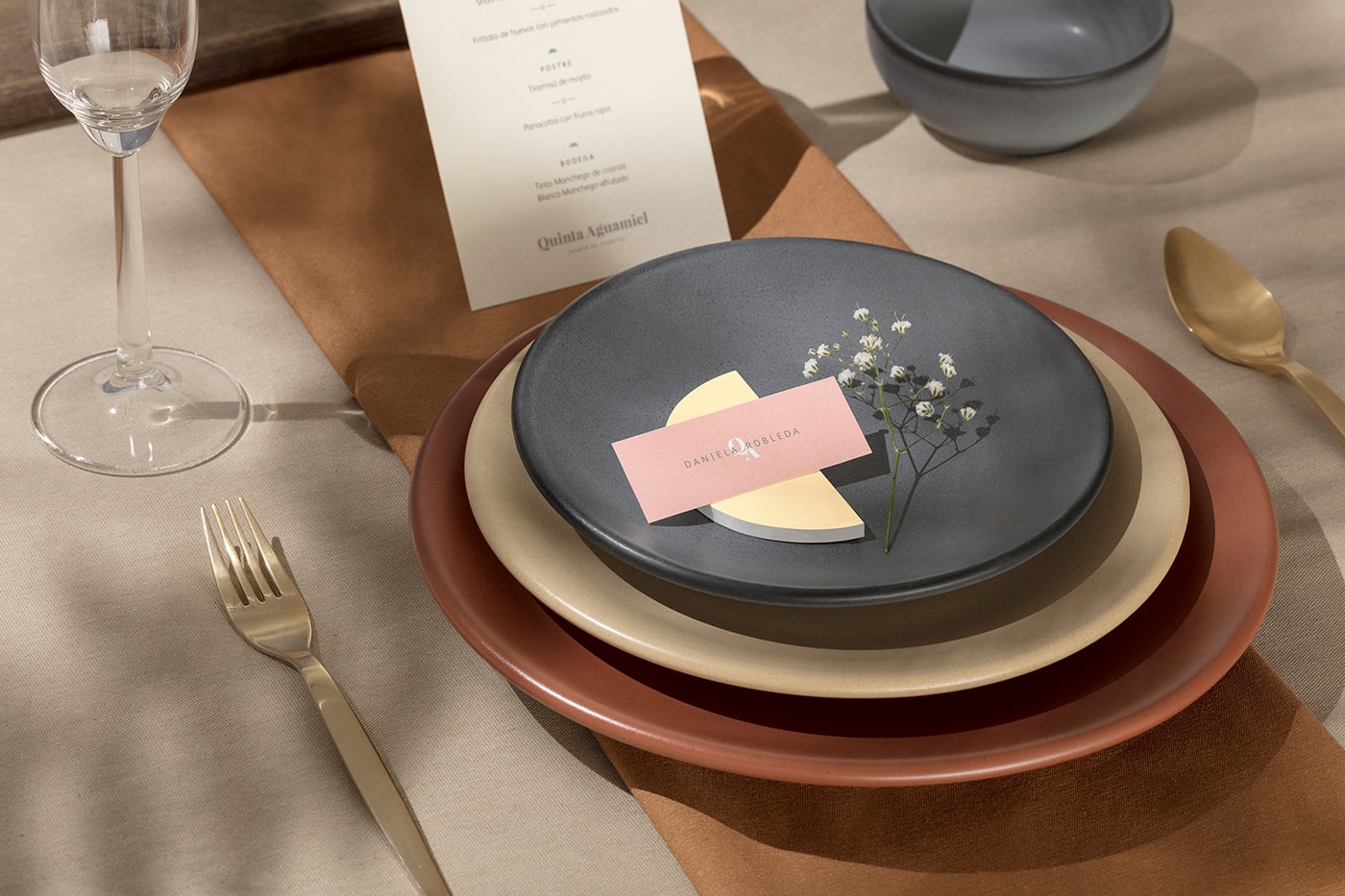 精品酒店設(shè)計(jì)，品牌形象設(shè)計(jì)，深圳品牌設(shè)計(jì)，左右格局