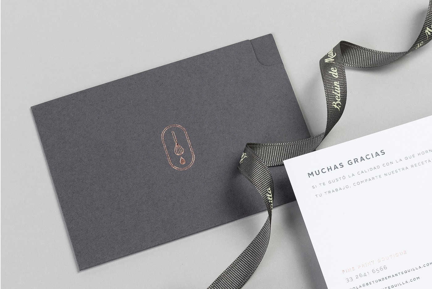 食品品牌設(shè)計(jì)，傳統(tǒng)品牌升級，面包店設(shè)計(jì)，深圳品牌設(shè)計(jì)，左右格局